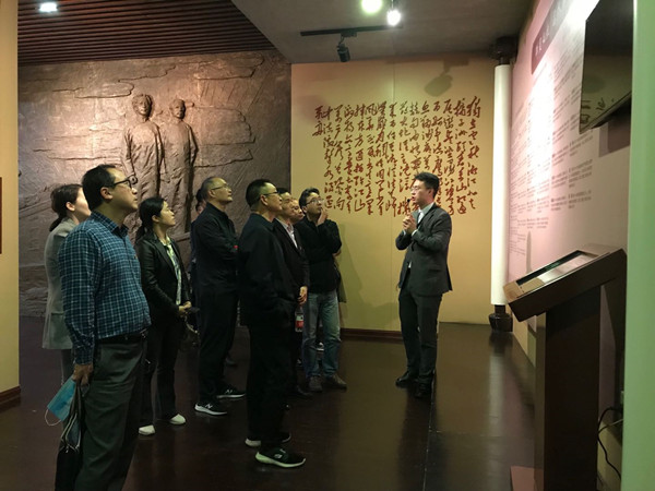 4d7fd25114dd40d4a91e3fa6bbb7be8a.jpg 参观展厅4_副本.jpg