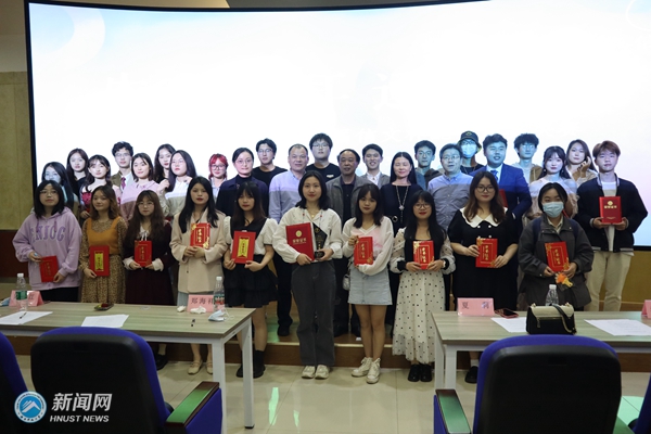 2876e227c68d4060821f4253fd560225.jpg 合影.jpg