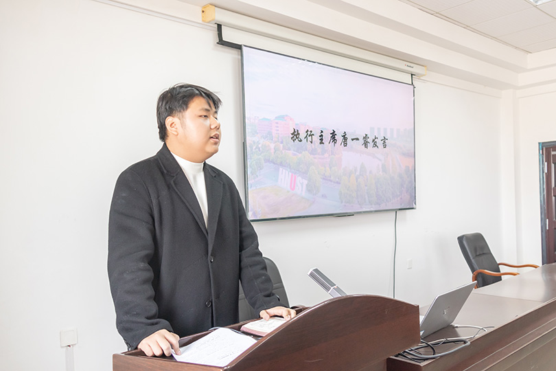 b7e4783b12484e1996e16753ce36acff.jpg 唐一睿.jpg