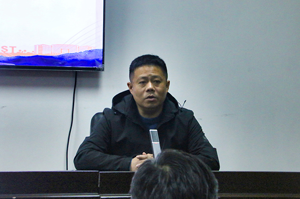 eac26c063992472bba2c901a83a9bd9c.jpg 卢明.jpg