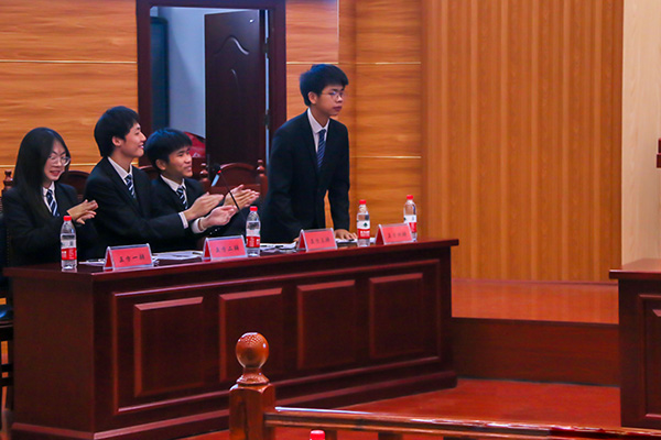 f1d99051571e4a7f960660bb64b23255.jpg 正方四辩发言.JPG