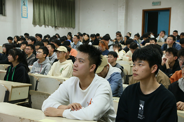 133490d843e44508a08ef7eddb2341c3.jpg 观众1.JPG