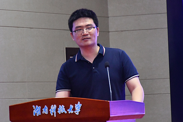 9ef6c55610b3409a817710e5f09d160a.jpg 赞助商代表赵振讲话.JPG