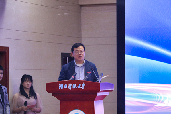 dd431bb60a61419190ec47dc70454e0d.jpg 马缤辉.jpg