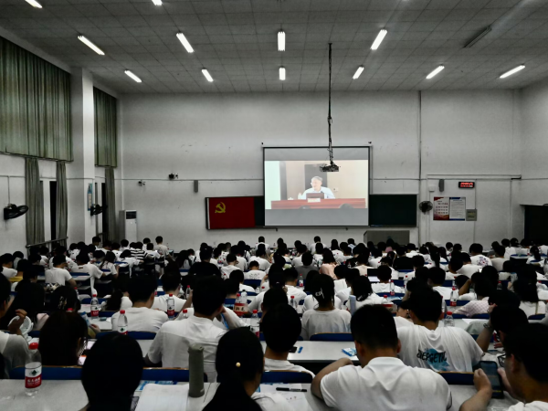 2c88a839b3af47929ee6f5a0168573e8.png 校党委书记唐亚阳书记讲话.png