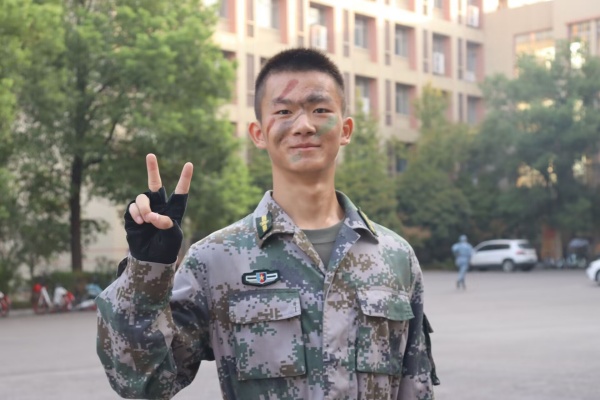 90b5dadfac264da2b4240c224b75f403.jpg 周子超7_副本.jpg