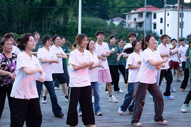 421c22bbf3fc43798e0e008f89aa24f3.png 图片8.png