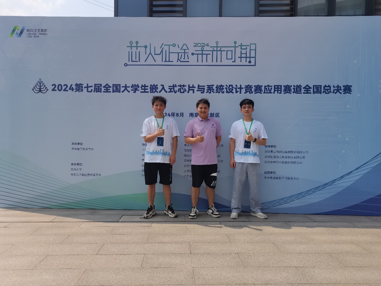 94f045e54b844e97a52e919b4293ee92.jpg 94f045e54b844e97a52e919b4293ee92.jpg